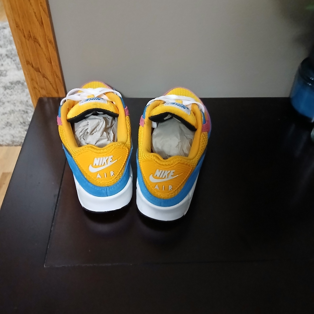 Nike Men Colorful Sneakers - Picture 4 of 5